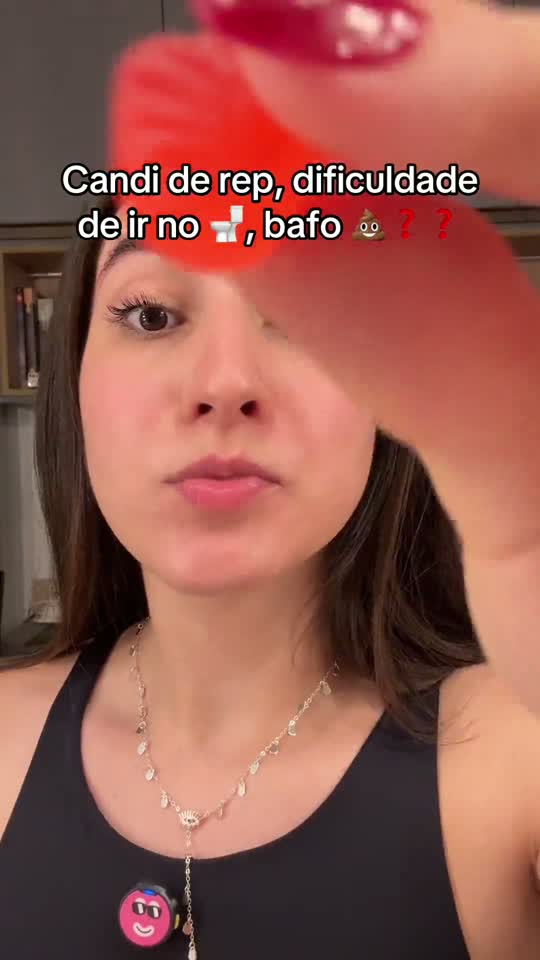 Creator relatando a experiência com o Imunofem Gummy